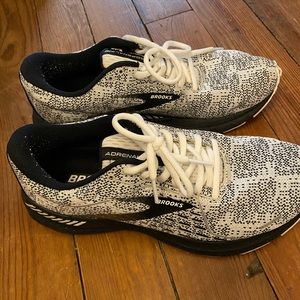 Brooks Adrenaline